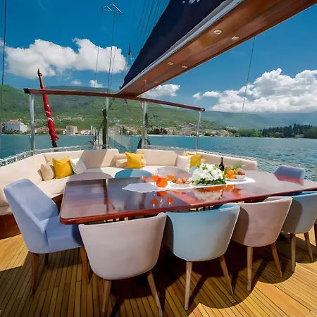 Blue Cruise In Mediterranean Riviera Πλωτό κατάλυμα Φετιγιέ